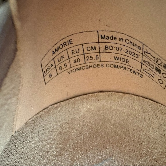 Vionic Women's Amorie Taupe Patent Flats Sz.9W - Picture 4 of 7